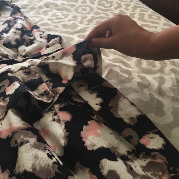 McGuinn | Pretty peplum floral halter top, open back dress — Size 6 - Picture 7 of 10